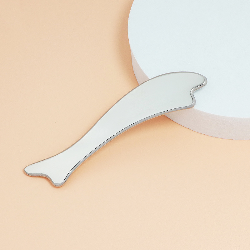 Fiskeformet zinklegering Gua Sha-bræt med personlige farver og logo